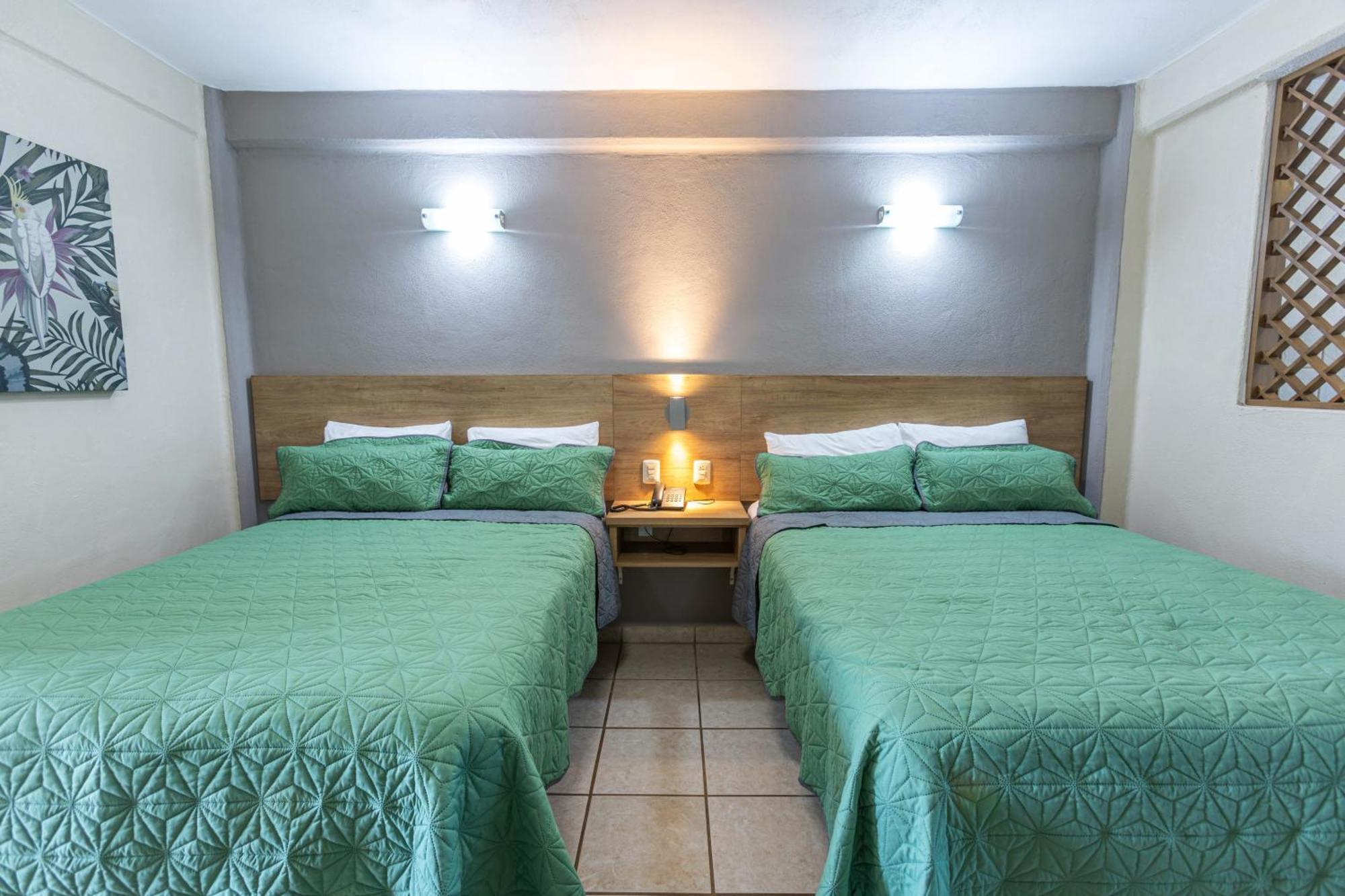 Torreblanca Beach Hotel And Suites Guayabitos - Desayuno Y Comida Incluido Рінкон-де-Гуаябітос Екстер'єр фото