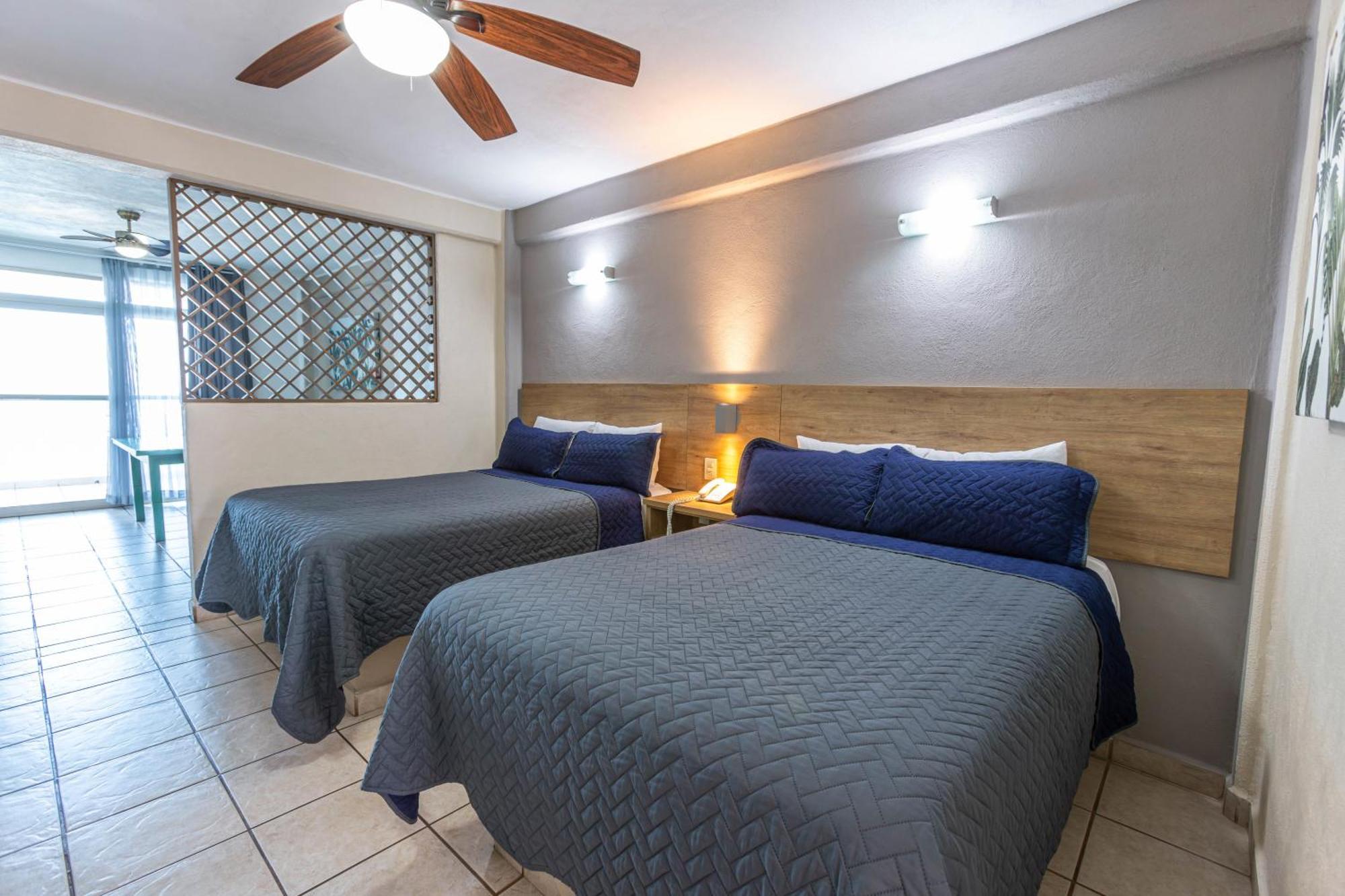 Torreblanca Beach Hotel And Suites Guayabitos - Desayuno Y Comida Incluido Рінкон-де-Гуаябітос Екстер'єр фото