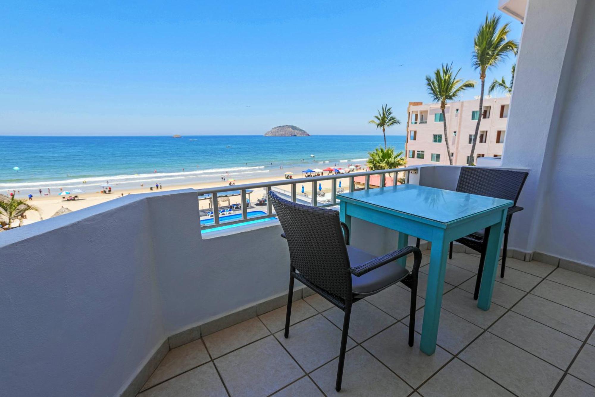 Torreblanca Beach Hotel And Suites Guayabitos - Desayuno Y Comida Incluido Рінкон-де-Гуаябітос Екстер'єр фото