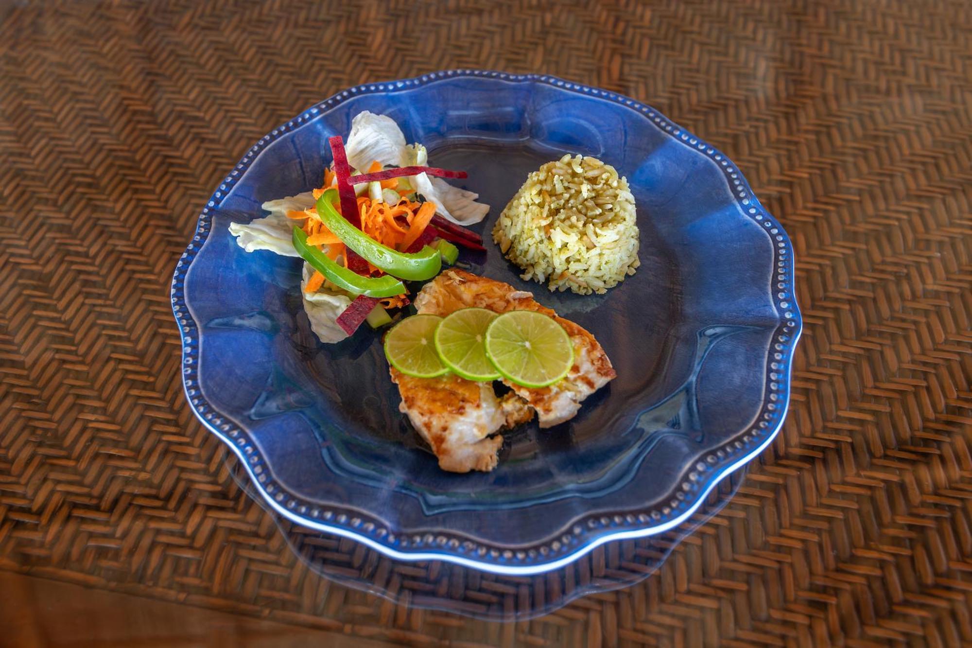 Torreblanca Beach Hotel And Suites Guayabitos - Desayuno Y Comida Incluido Рінкон-де-Гуаябітос Екстер'єр фото