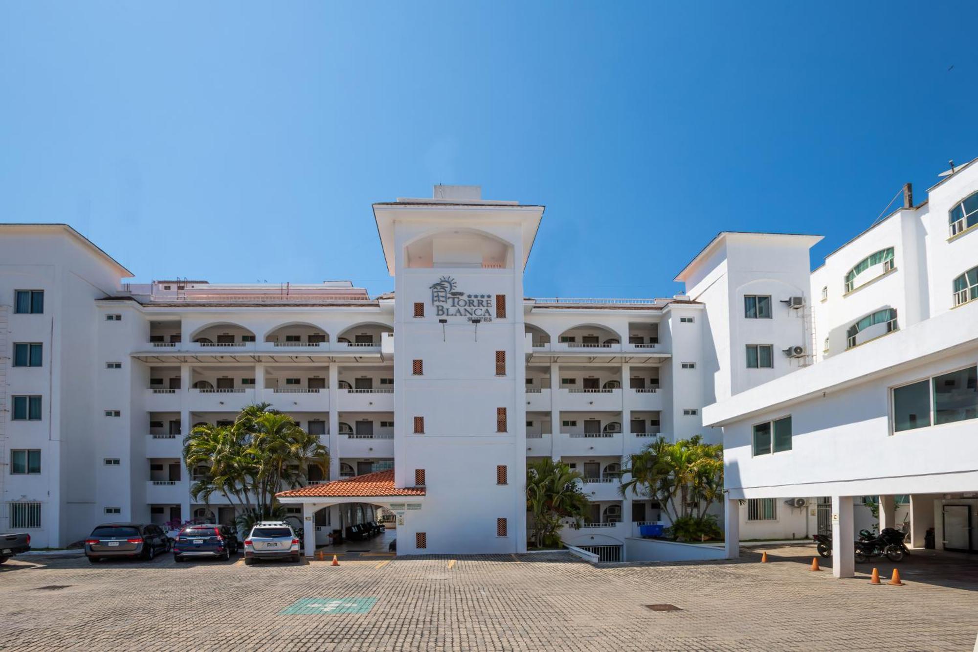 Torreblanca Beach Hotel And Suites Guayabitos - Desayuno Y Comida Incluido Рінкон-де-Гуаябітос Екстер'єр фото